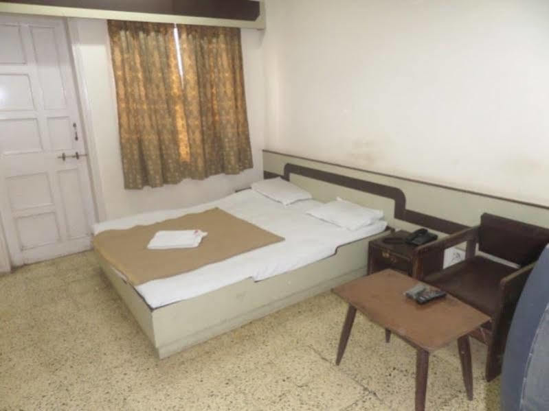 Hotel Shilpa Nashik Ngoại thất bức ảnh
